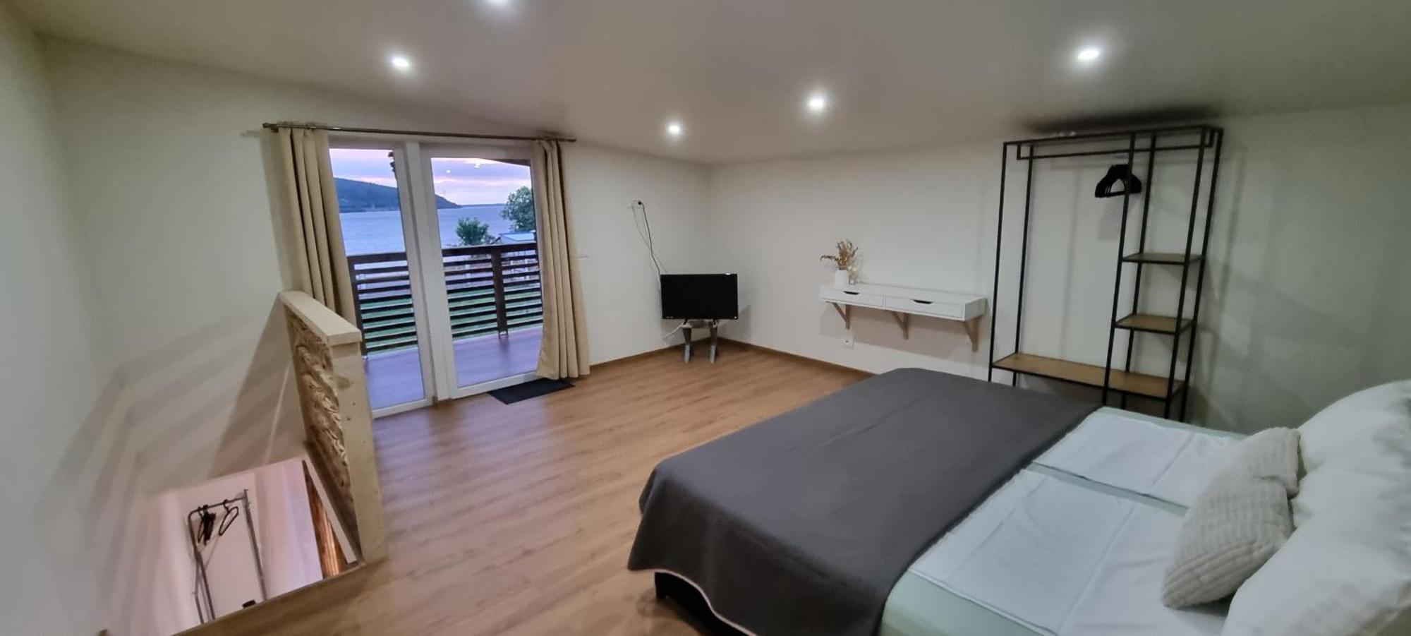 Vila Legrand Bazias 外观 照片